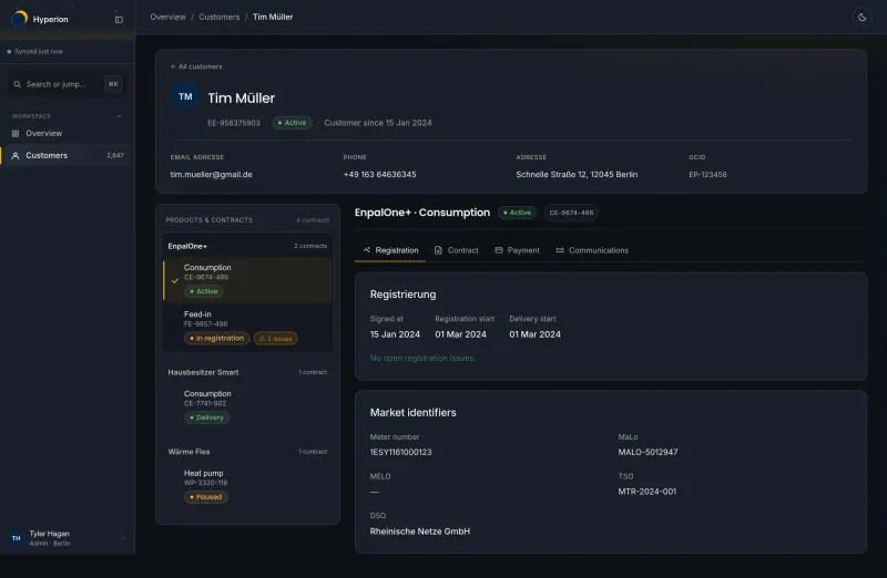 Customer-360 detail, dark mode